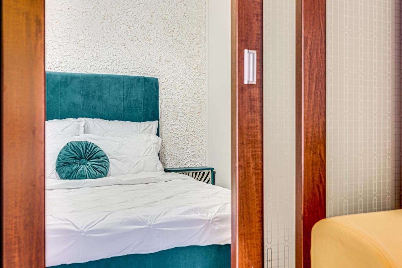Ari Blue Apartment Ared In Kaufland Complex Arad Luaran gambar